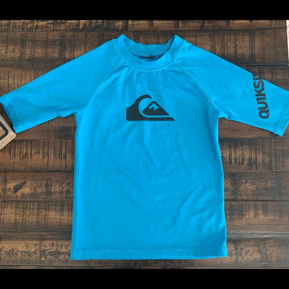 Boys 4t Quiksilver rash guard